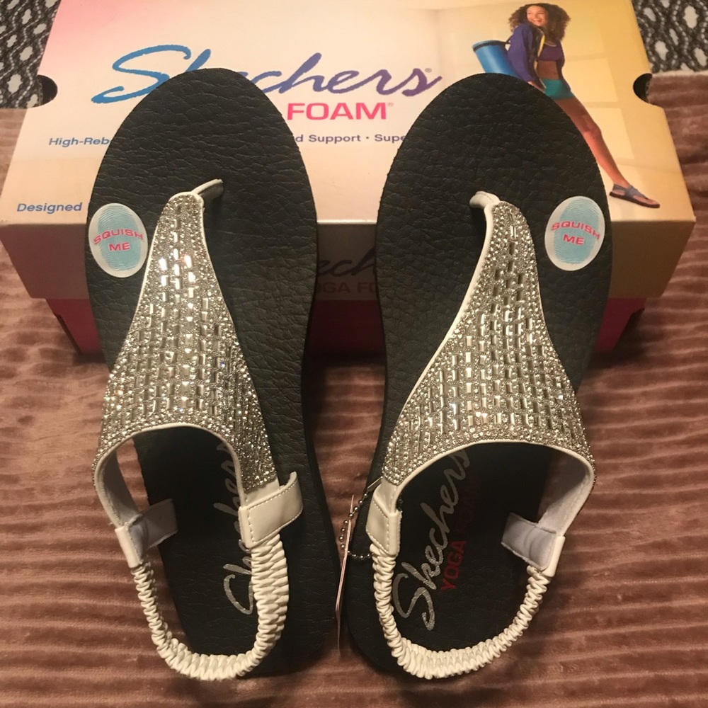 Sketchers Yoga Foam Sandals
